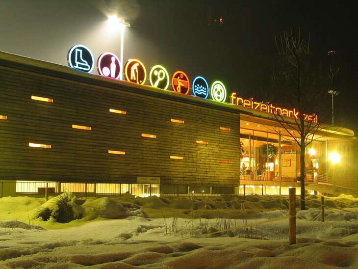 Der Freizeitpark Zell im Dunkeln, von außen