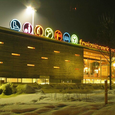Der Freizeitpark Zell im Dunkeln, von außen