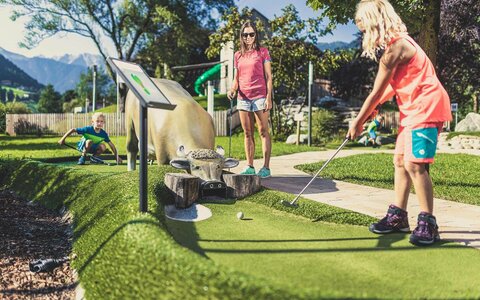 Abenteuer-Minigolfplatz