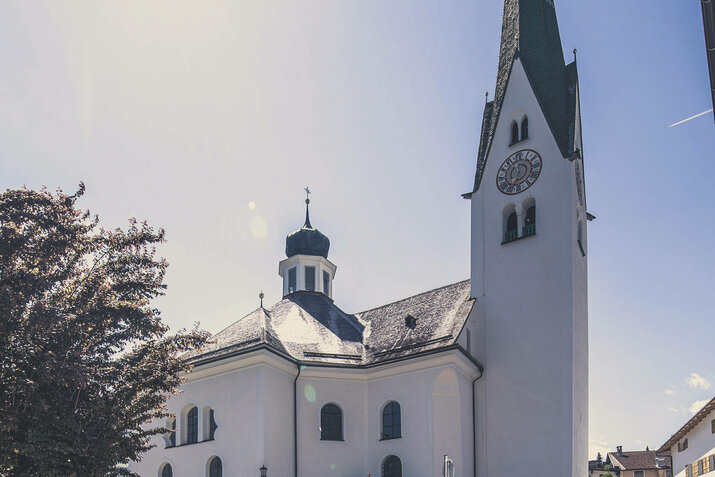 Blick auf die Pfarrkirche